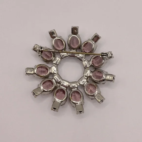 VINTAGE Crystal Wreath Brooch - Picture 5 of 6